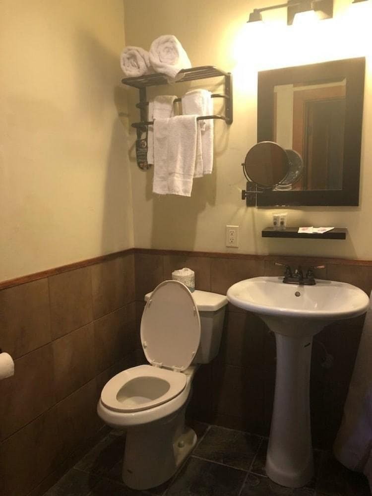 Hotel Avalon Lodge