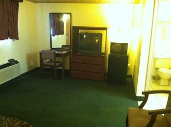 Motel 6 Calera