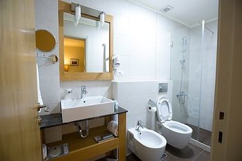 The J Hotel & Spa