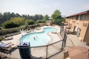Hotel Red Lion River Inn