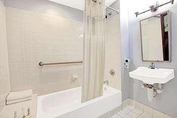 Hotel Howard Johnson Inn Queens