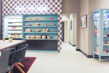 Cloud 7 Hotel