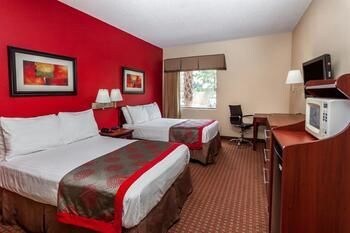 Hotel Ramada Locust Grove