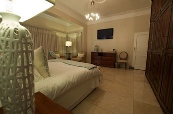 Island Way Villa