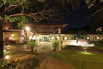 Court Meridian Hotel And Suites