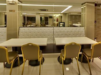 Dcircle Hotel