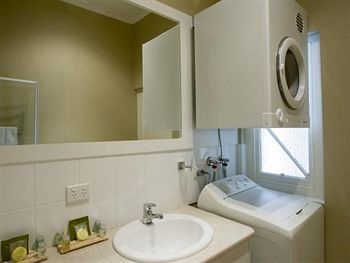 Globe Apartments