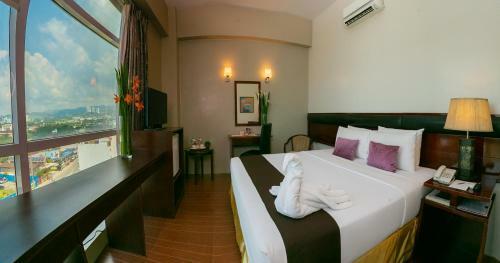 Allure Hotel & Suites