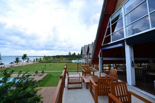 Hotel Laya Waves