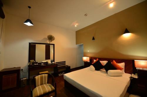 Hotel Laya Waves