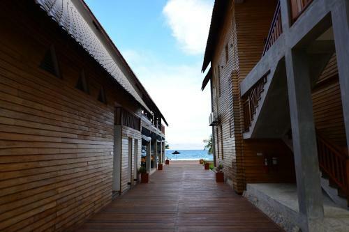 Hotel Laya Waves