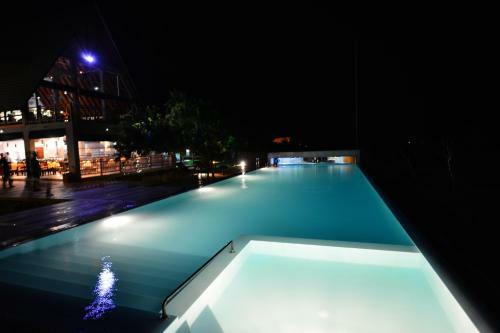 Hotel Laya Waves