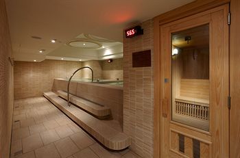 S Aura Hotel