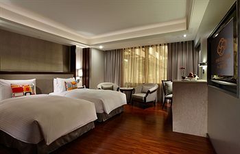 S Aura Hotel