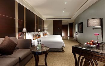 S Aura Hotel
