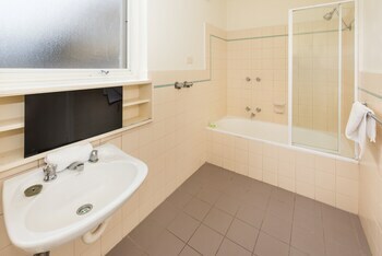 Aparthotel City Edge Serviced Apartments East Melbourne