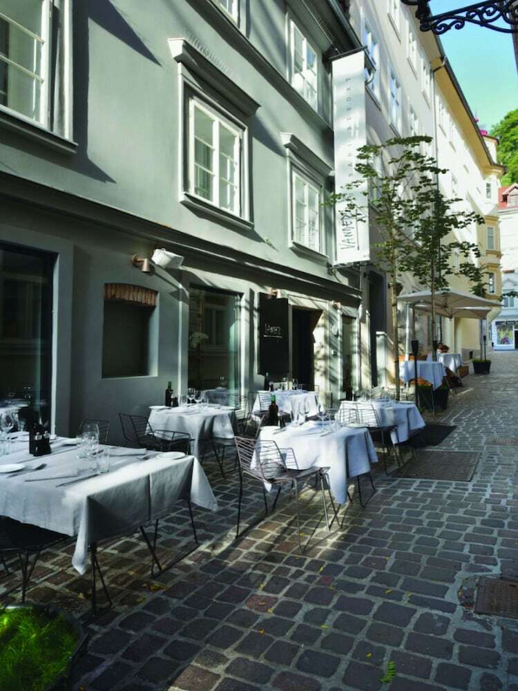 Hotel Vander Urbani Resort