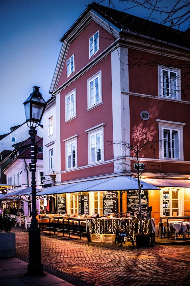 Hotel Vander Urbani Resort