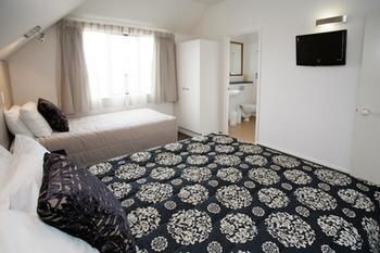 Cable Court Motel