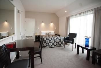 Cable Court Motel