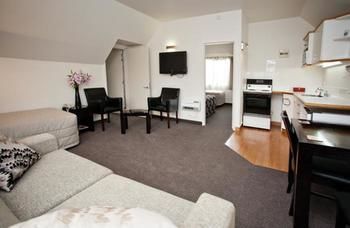 Cable Court Motel