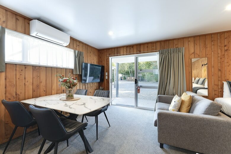 Archway Motel & Chalets