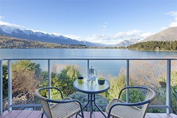 Spinnaker Bay Apartments