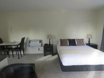 Ellena Court Motel
