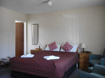 Earnslaw Motel