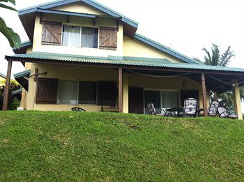 Hotel Tradewinds Villas