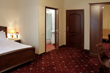 Leonart Hotel
