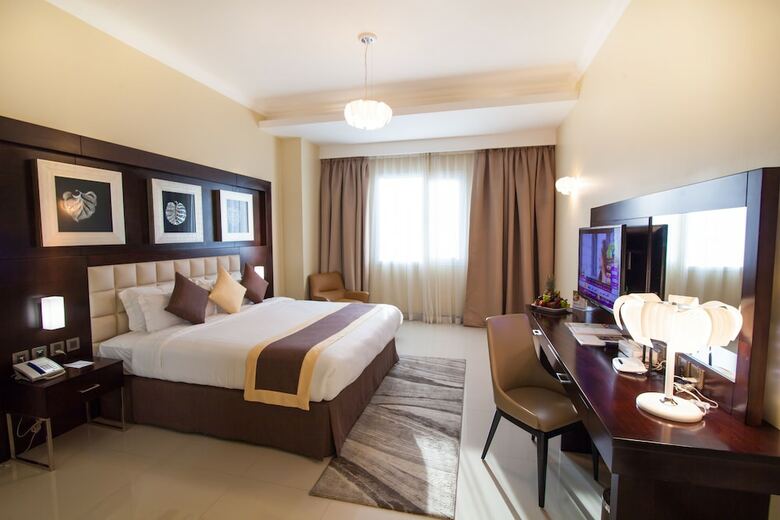 Atiram Premier Hotel