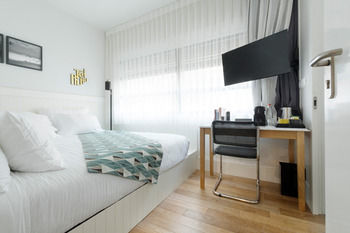 Lily & Bloom Hotel