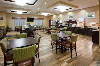 Holiday Inn Express Hotel & Suites Fort Dodge