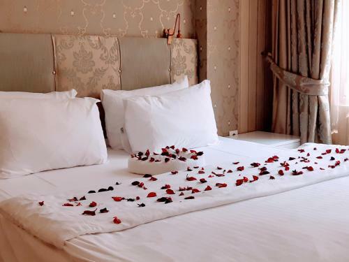 Walnut Shell Hotel