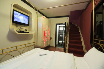 Aparthotel Element Suites