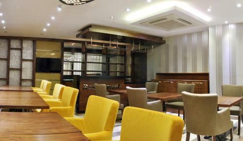 Avin Hotel