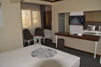 Grand Sera Hotel