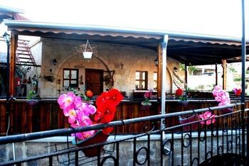Cave Art Hotel