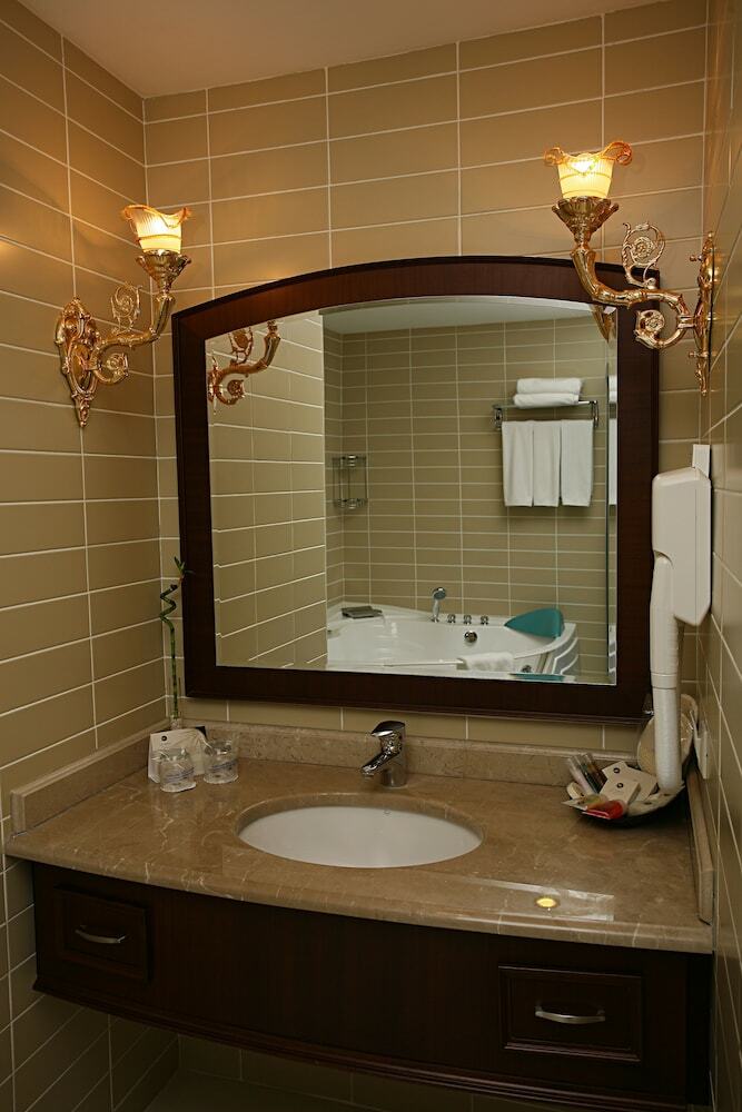 Latanya Palm & Spa Hotel