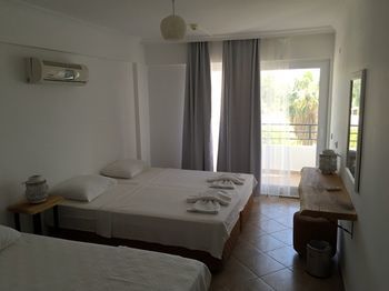 Hotel Pataros