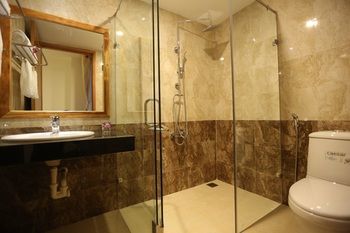Titan Hotel