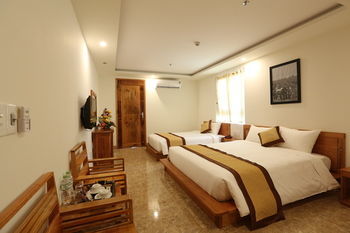 Titan Hotel