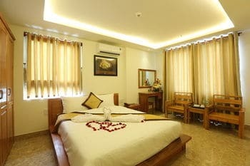 Titan Hotel