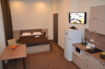 Twin Apart Hotel