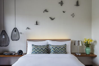 The Aviary Hotel