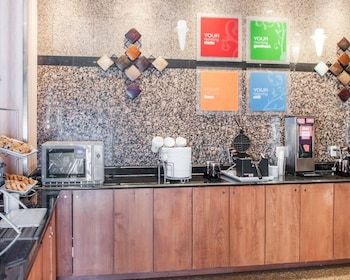 Hotel Comfort Suites