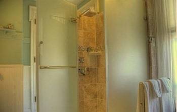 Oliver Inn Bed And Breakfast