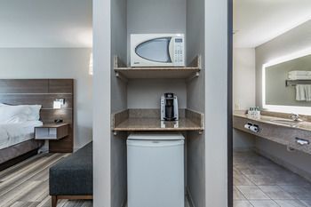 Holiday Inn Express Hotel & Suites South Bend