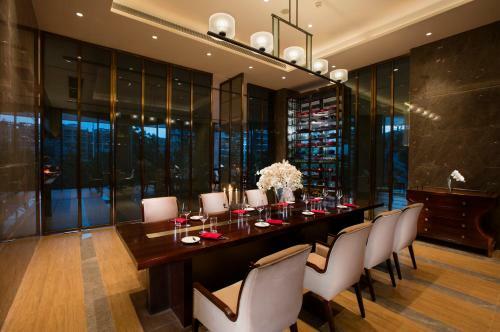 Hotel Hilton Wuhan Riverside
